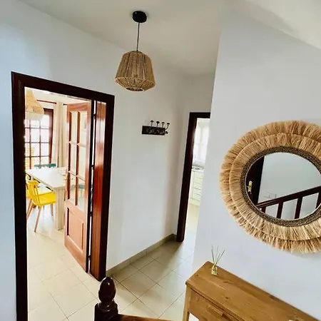 Lovely Atienza 99 With Hot Tub Nyaraló Playa Blanca