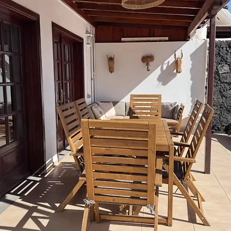 Lovely Atienza 99 With Hot Tub Playa Blanca