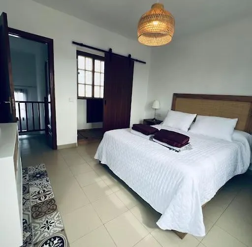 بيت للعطل Lovely Atienza 99, Communal Pool, Private Hot Tub