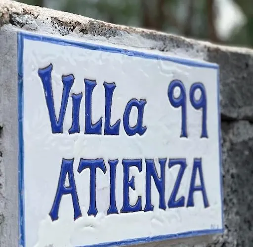Lovely Atienza 99, Communal Pool, Private Hot Tub بيت للعطل