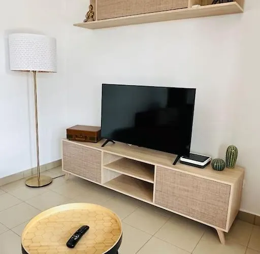 بيت للعطل Lovely Atienza 99, Communal Pool, Private Hot Tub *
