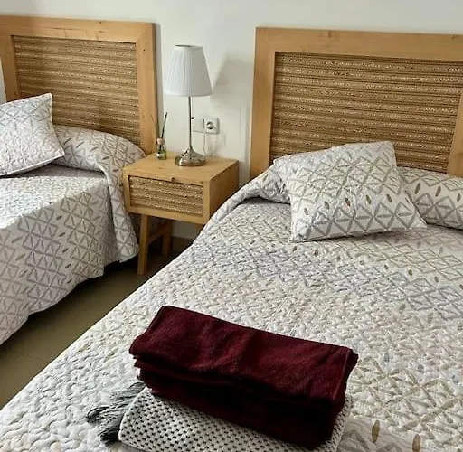 بيت للعطل Lovely Atienza 99, Communal Pool, Private Hot Tub