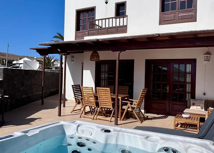 Lovely Atienza 99, Communal Pool, Private Hot Tub *
