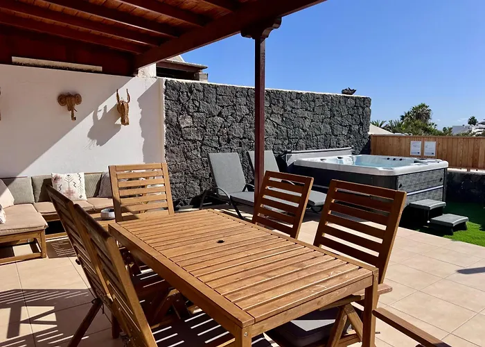 بيت للعطل Lovely Atienza 99, Communal Pool, Private Hot Tub بلايا بلانكا