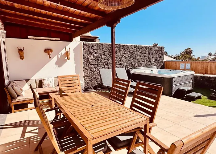 Lovely Atienza 99, Communal Pool, Private Hot Tub *