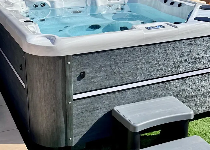 Lovely Atienza 99, Communal Pool, Private Hot Tub * بلايا بلانكا